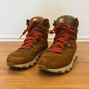 SOREL Womens Kinetic Conquest Waterproof Shoes Boots 8.5 Tan Hiking Snow Rain